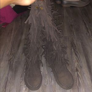 Fringey boots
